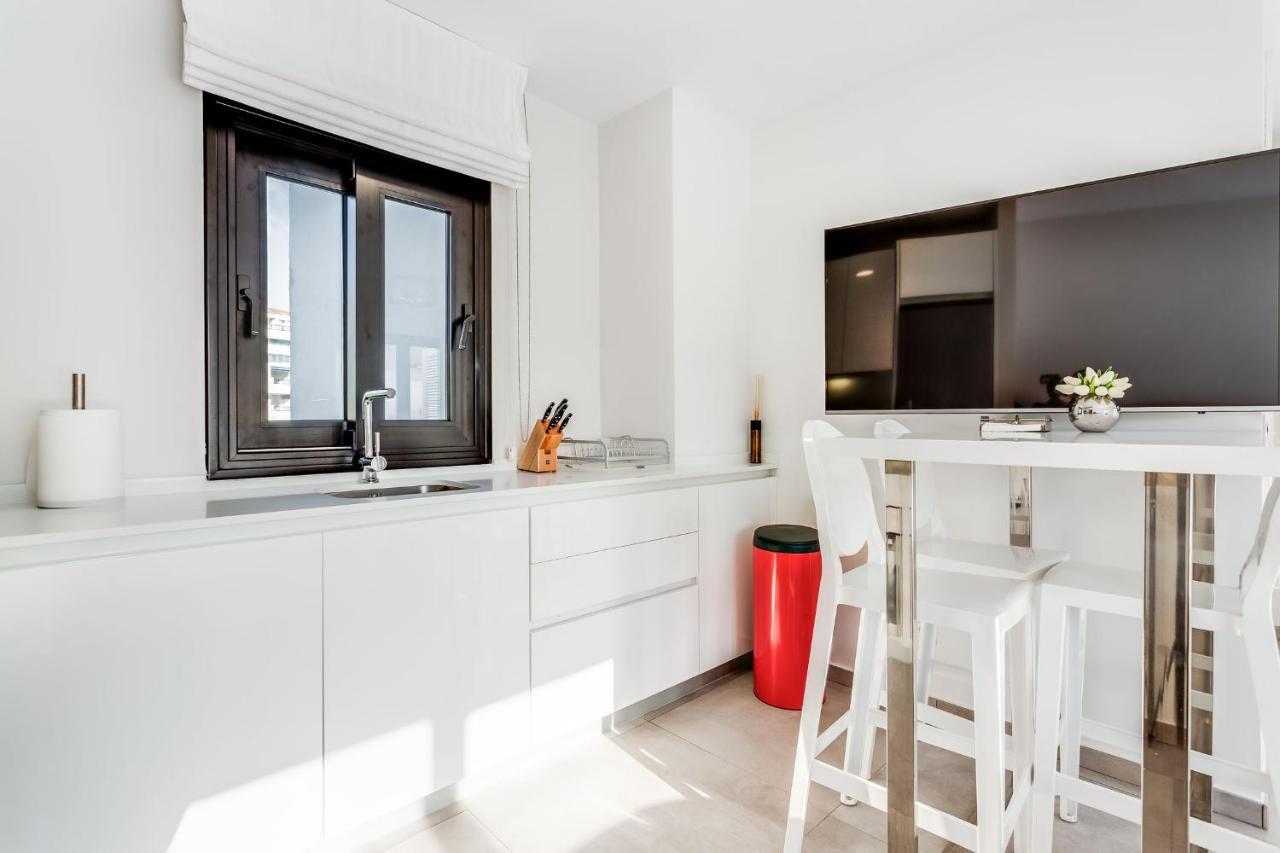 By Riva - Chic, Contemporary Studio In Puerto Banus Gardens มาร์เบยา ภายนอก รูปภาพ
