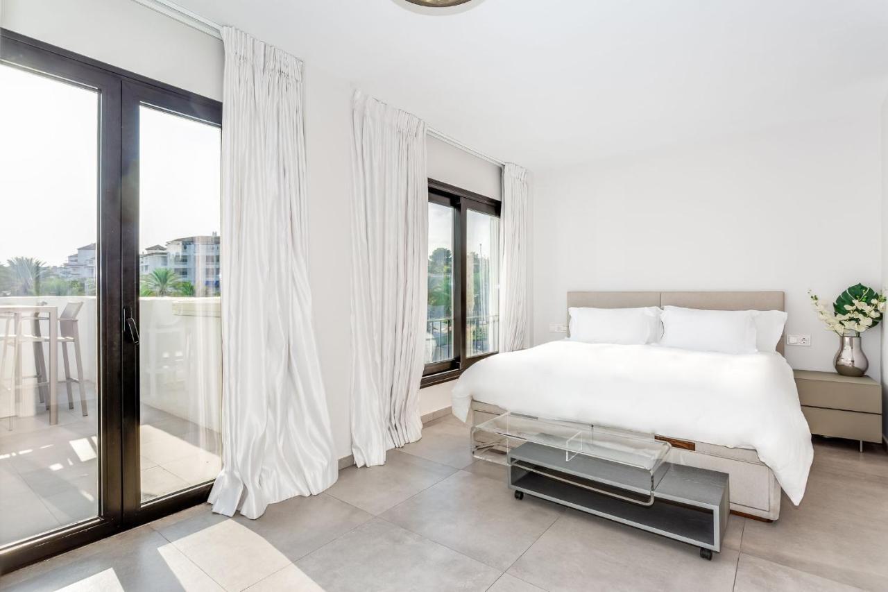 By Riva - Chic, Contemporary Studio In Puerto Banus Gardens มาร์เบยา ภายนอก รูปภาพ